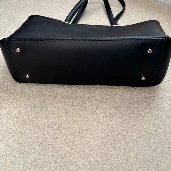 Lo & Sons Black Saffiano 15” Seville Tote with gold hardware and extra NEW shell - Picture 5 of 16